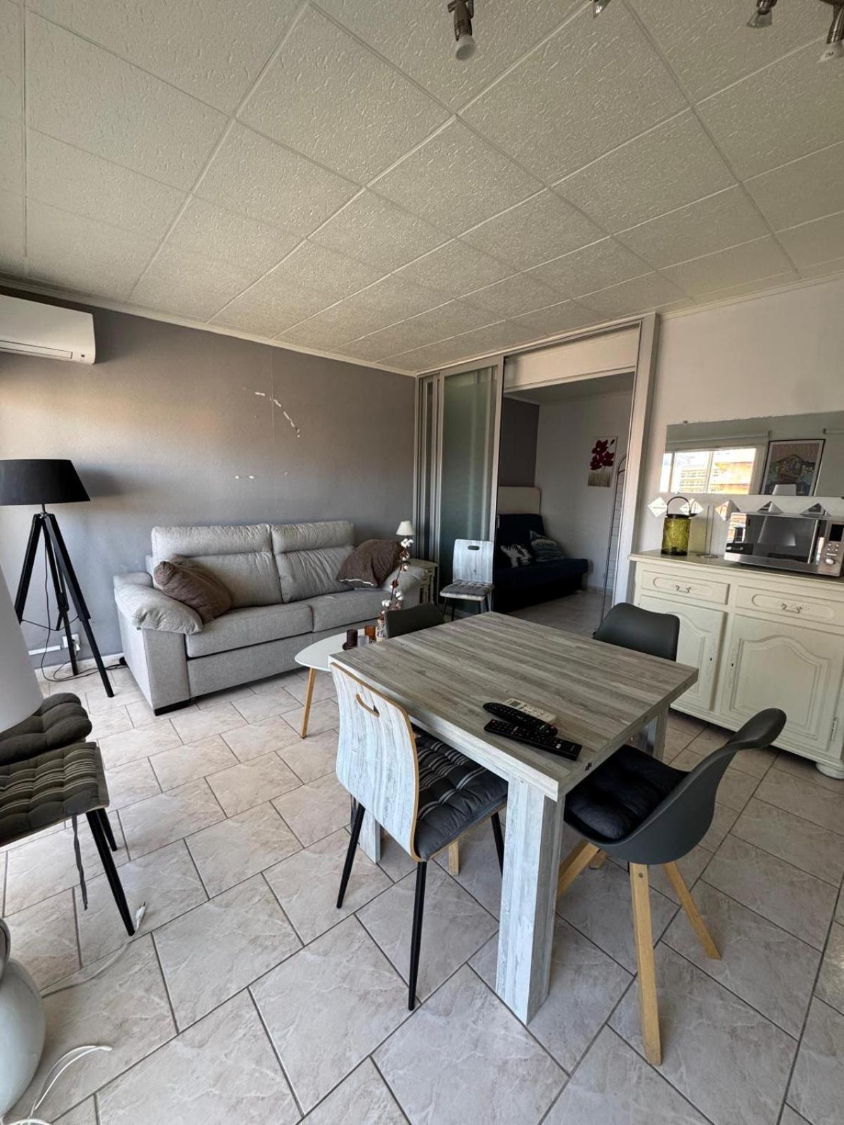 Appartement Premiere Ligne De Mer Avec Piscine Росас Экстерьер фото