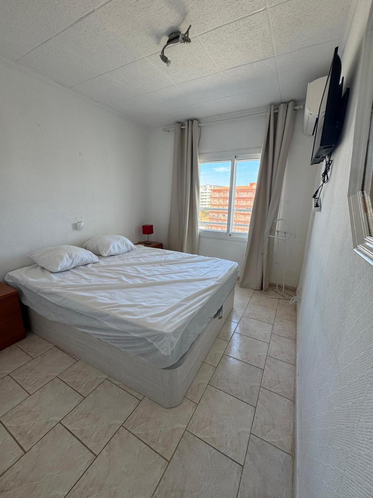 Appartement Premiere Ligne De Mer Avec Piscine Росас Экстерьер фото