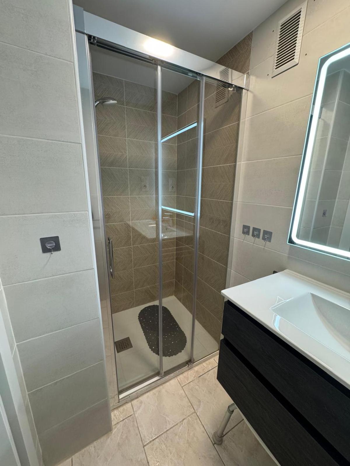 Appartement Premiere Ligne De Mer Avec Piscine Росас Экстерьер фото